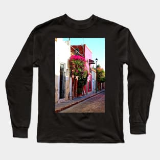 Ruelle de Queretaro, Mexique Long Sleeve T-Shirt